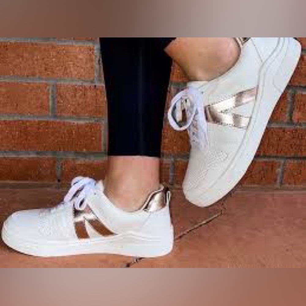 MIA Alta Rose Gold sneaker, EUC!